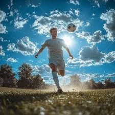 为什么主审会在每局开始前要求球童提供至少六颗经过摩擦的新球