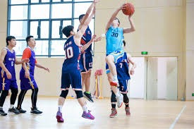 5200万镑+1.2亿空间！利物浦抢卡马文加，皇马卖人悬念炸了？